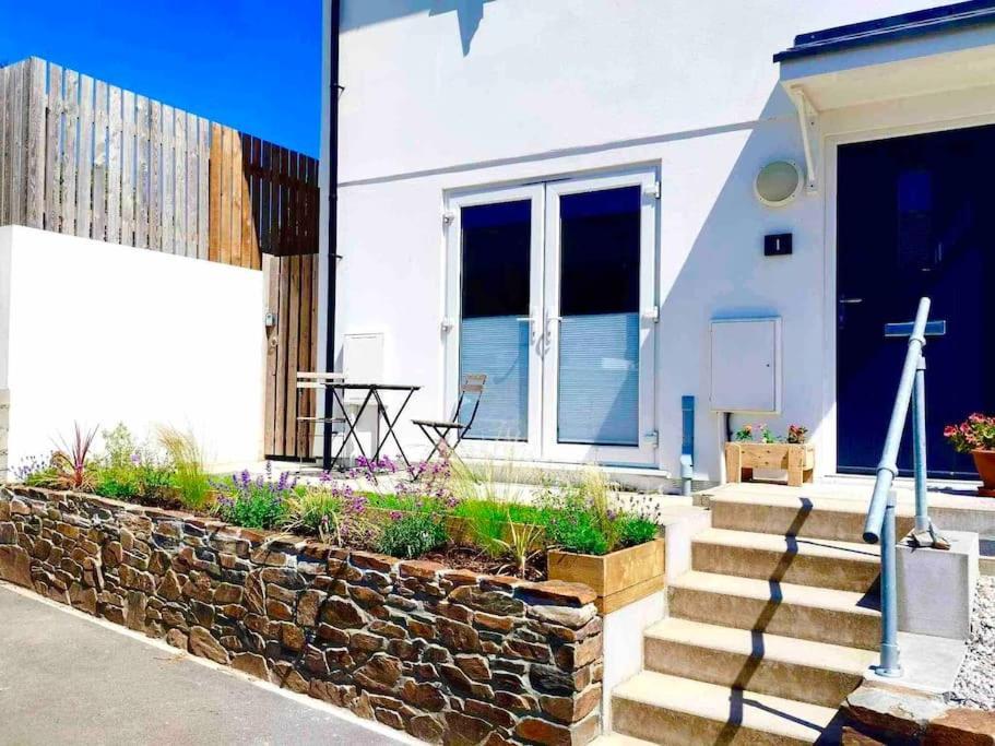 Modern Chic Summer Holiday Retreat. Ньюкі Екстер'єр фото